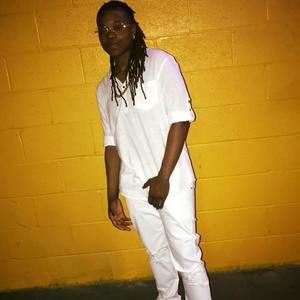 Meet your Posher, Dee